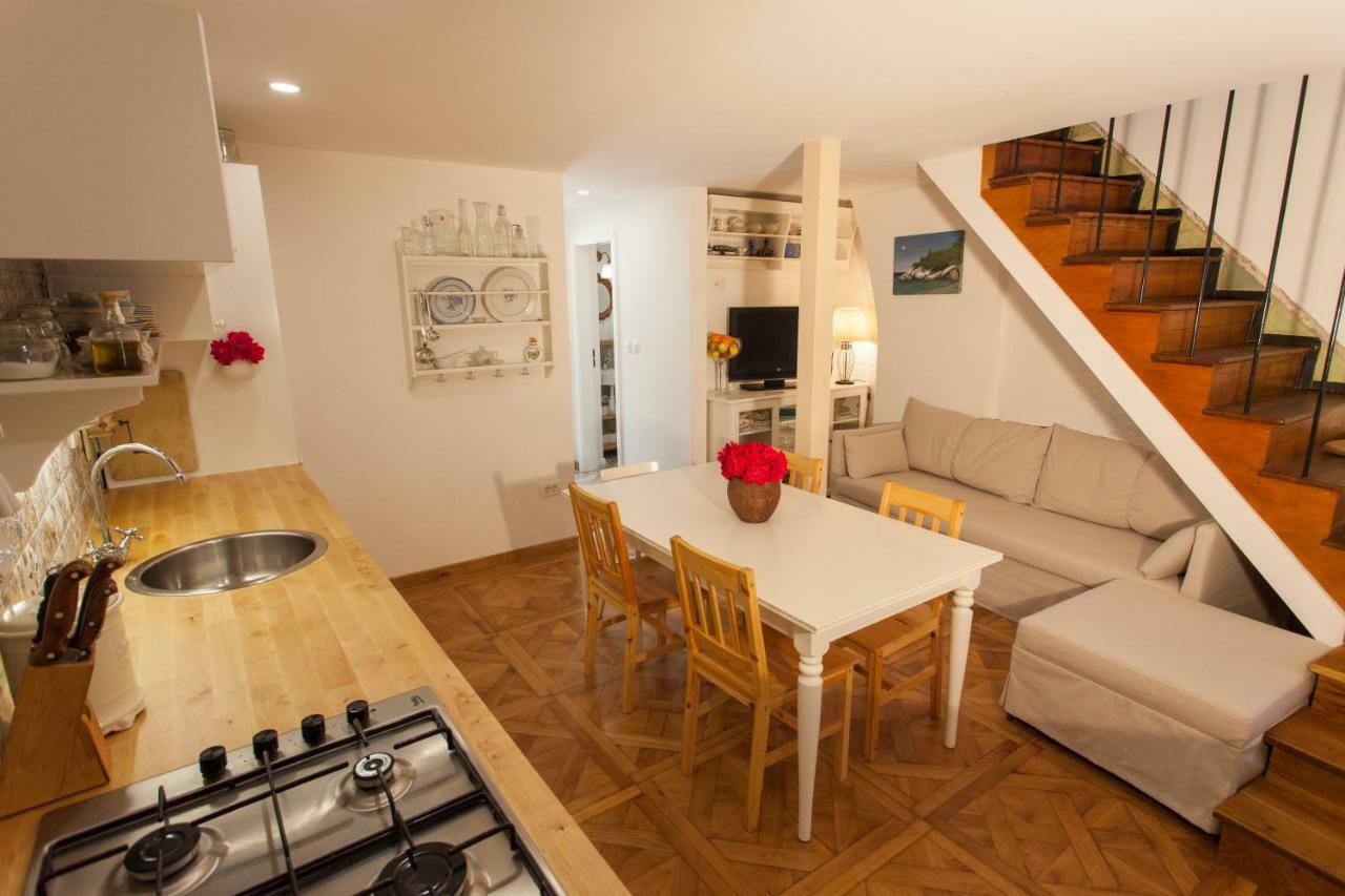 Barbarossa House With Parking Apartment Cres Exterior foto